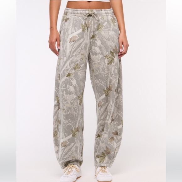 Abercrombie & Fitch Sunday Barrel Sweatpants - Picture 1 of 9